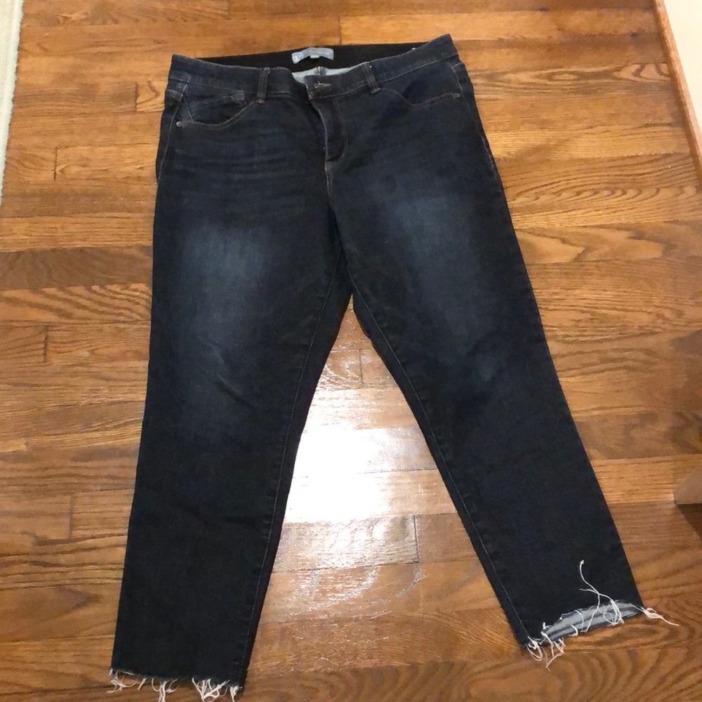 Wit & Wisdom size 14P ankle jeans with frayed hem